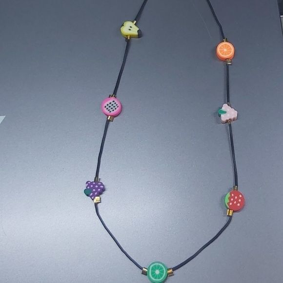 *2 / $15 * Handmade choker black fruits clay - Picture 1 of 7